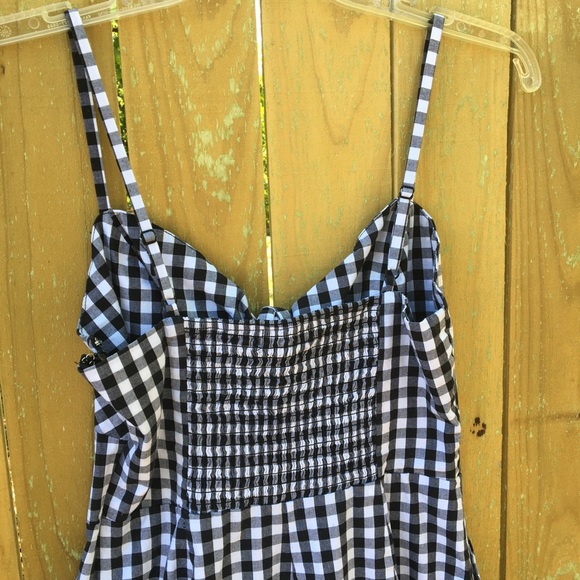 Gianni Bini Slip strap Jumpsuit B & W Checkered. - Picture 6 of 8